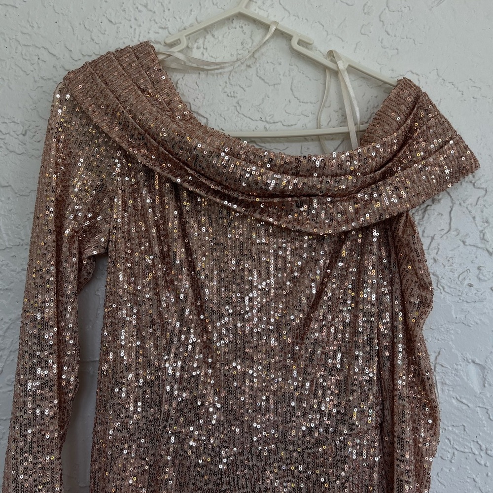 Mac Duggal Gold Off The Shoulder Sequin Flare Leg Jumpsuit Pantsuit Size 2 - Picture 3 of 6